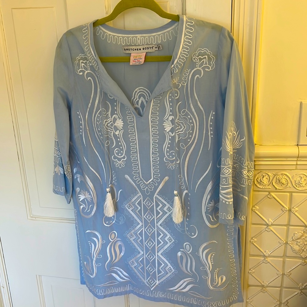 EUC Gretchen Scott Baby z blue and White Embroidered Tunic